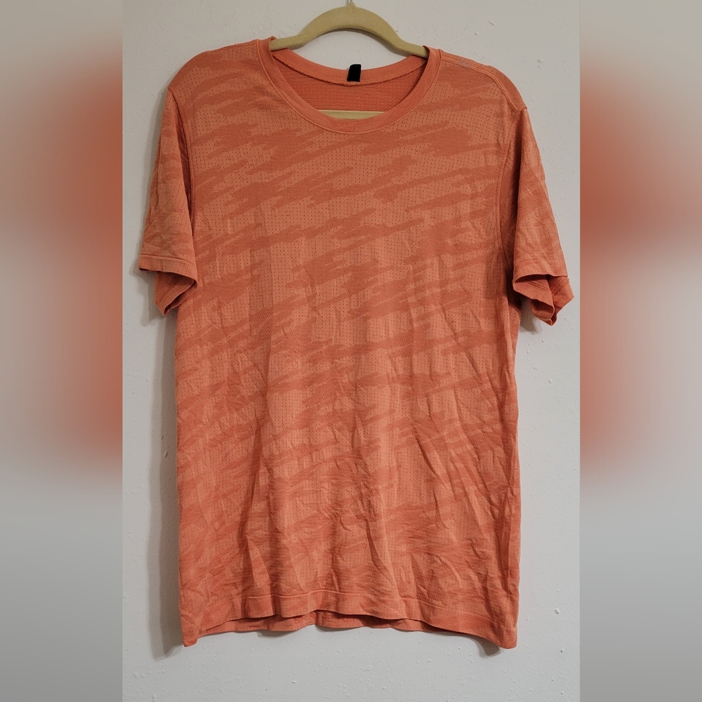 Lululemon breathe repeat shirt size L